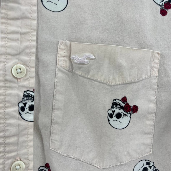 Hollister Epic Flex Casual Button Up Collared Short Sleeve Skulls Roses Medium - Picture 4 of 7
